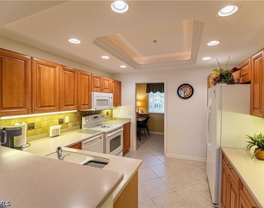 7401 Bella Lago Drive - Photo Thumbnail 14