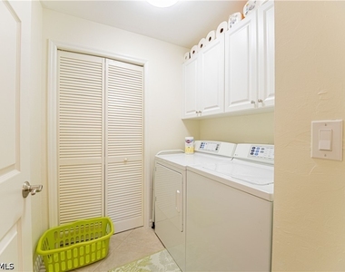 7401 Bella Lago Drive - Photo Thumbnail 13