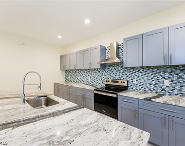 1125 Capp Avenue - Photo Thumbnail 3