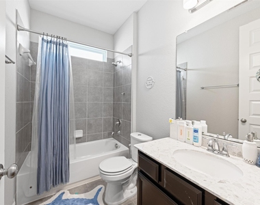 4519 Sterling Heights Lane - Photo Thumbnail 18