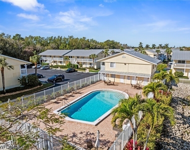 4629 Bayshore Drive - Photo Thumbnail 13
