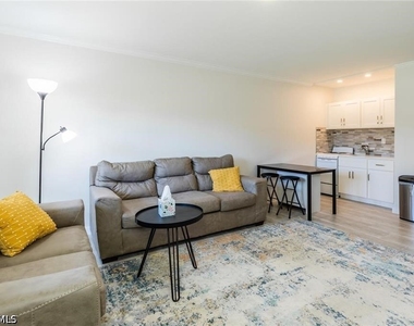 235 Seaview Court - Photo Thumbnail 2
