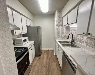 1500 Bay Area Boulevard - Photo Thumbnail 2