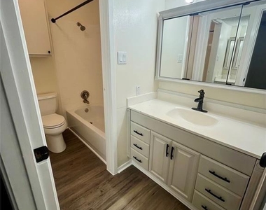 1500 Bay Area Boulevard - Photo Thumbnail 7