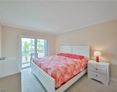 1100 Gulf Shore Boulevard N - Photo Thumbnail 18