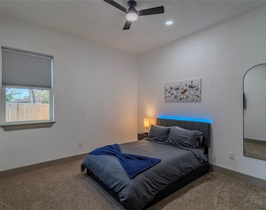 5901 Crest Court - Photo Thumbnail 12