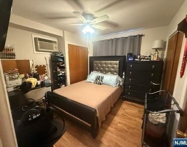 279 Chestnut - Photo Thumbnail 3