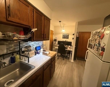 279 Chestnut - Photo Thumbnail 6