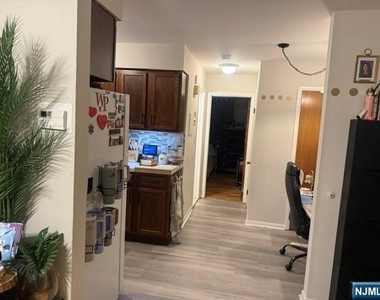 279 Chestnut - Photo Thumbnail 9