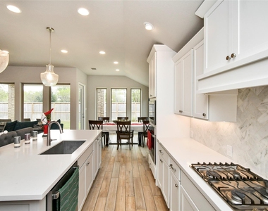 5042 Albany Shores Lane - Photo Thumbnail 19