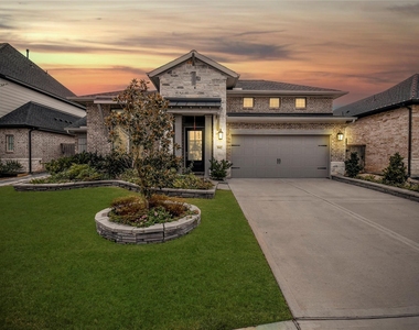 5042 Albany Shores Lane - Photo Thumbnail 1