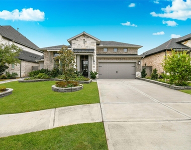 5042 Albany Shores Lane - Photo Thumbnail 2