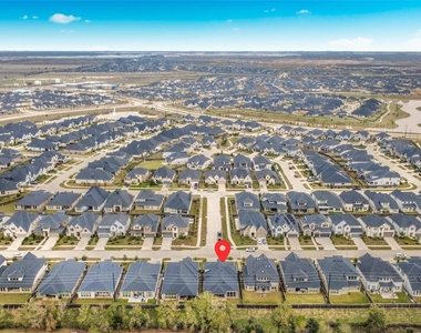 5042 Albany Shores Lane - Photo Thumbnail 39