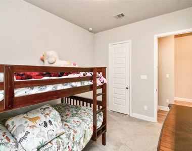 5042 Albany Shores Lane - Photo Thumbnail 11