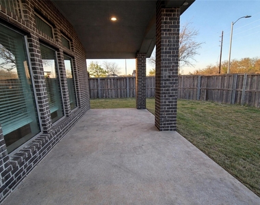12807 Spiegel Street - Photo Thumbnail 13