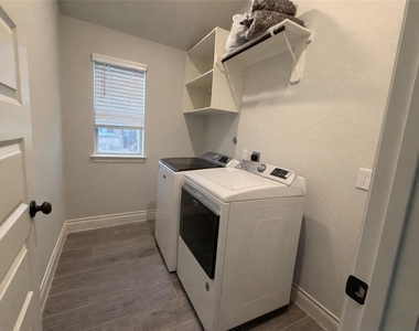 12807 Spiegel Street - Photo Thumbnail 12