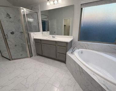 12807 Spiegel Street - Photo Thumbnail 9