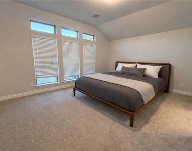 12807 Spiegel Street - Photo Thumbnail 11