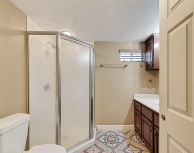 807 #805 Ruth Street - Photo Thumbnail 5