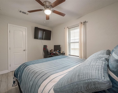 16614 Forest Bend Avenue - Photo Thumbnail 22