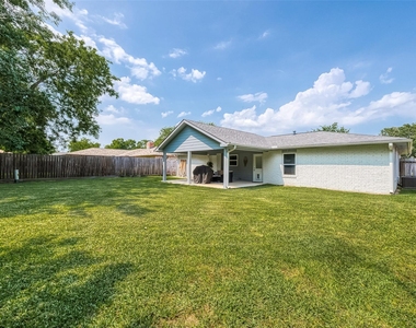 16614 Forest Bend Avenue - Photo Thumbnail 35