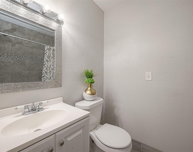16614 Forest Bend Avenue - Photo Thumbnail 32