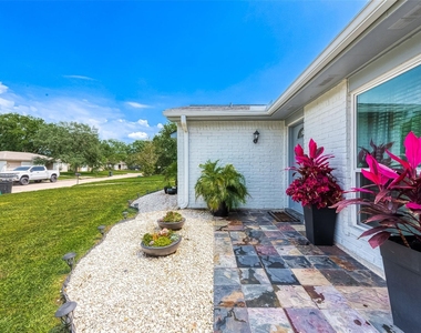 16614 Forest Bend Avenue - Photo Thumbnail 4