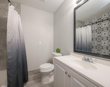 16614 Forest Bend Avenue - Photo Thumbnail 24