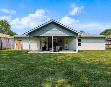16614 Forest Bend Avenue - Photo Thumbnail 38