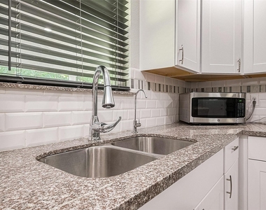 16614 Forest Bend Avenue - Photo Thumbnail 14