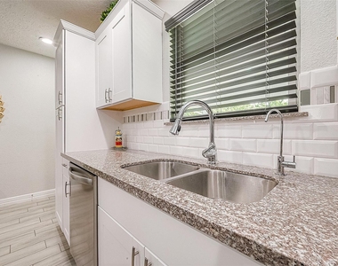 16614 Forest Bend Avenue - Photo Thumbnail 15