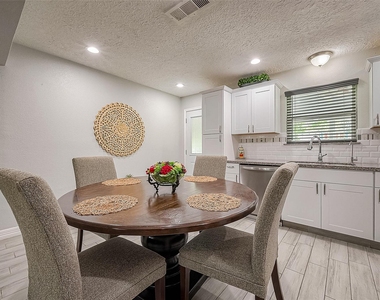 16614 Forest Bend Avenue - Photo Thumbnail 10