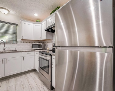 16614 Forest Bend Avenue - Photo Thumbnail 18