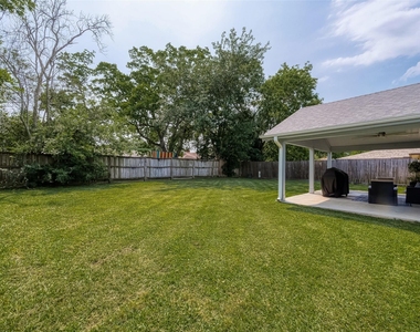 16614 Forest Bend Avenue - Photo Thumbnail 34