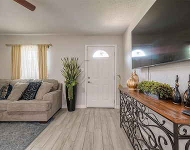 16614 Forest Bend Avenue - Photo Thumbnail 6