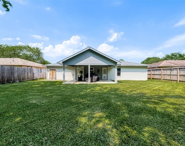 16614 Forest Bend Avenue - Photo Thumbnail 37