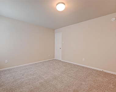 10118 Mariposa Green Court - Photo Thumbnail 11