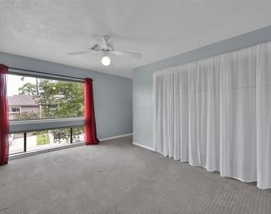 12247 Trail Hollow Drive - Photo Thumbnail 18