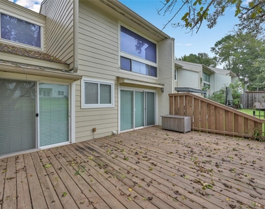 12247 Trail Hollow Drive - Photo Thumbnail 32