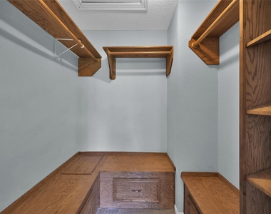 12247 Trail Hollow Drive - Photo Thumbnail 30