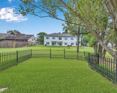 12247 Trail Hollow Drive - Photo Thumbnail 34