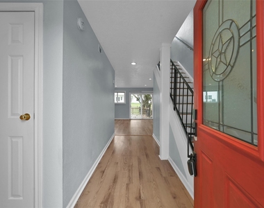 12247 Trail Hollow Drive - Photo Thumbnail 4