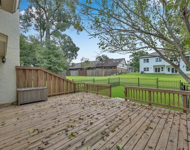 12247 Trail Hollow Drive - Photo Thumbnail 31