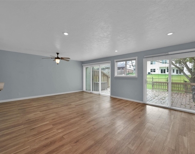 12247 Trail Hollow Drive - Photo Thumbnail 8