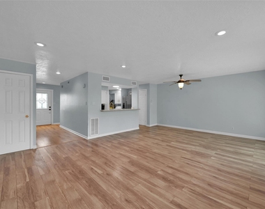 12247 Trail Hollow Drive - Photo Thumbnail 9