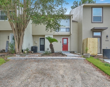 12247 Trail Hollow Drive - Photo Thumbnail 2