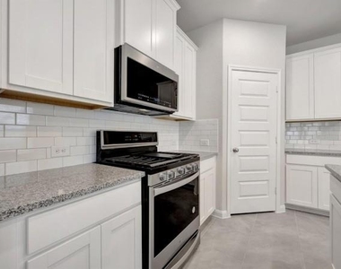 18564 Meadow Point Lane - Photo Thumbnail 5