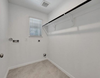 18564 Meadow Point Lane - Photo Thumbnail 11