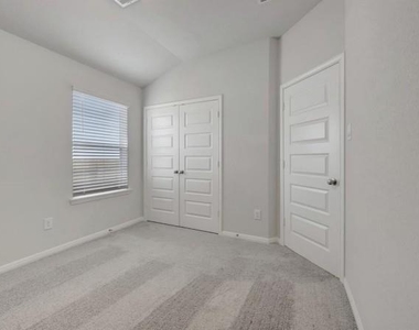 18564 Meadow Point Lane - Photo Thumbnail 13