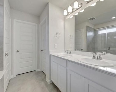 18564 Meadow Point Lane - Photo Thumbnail 15